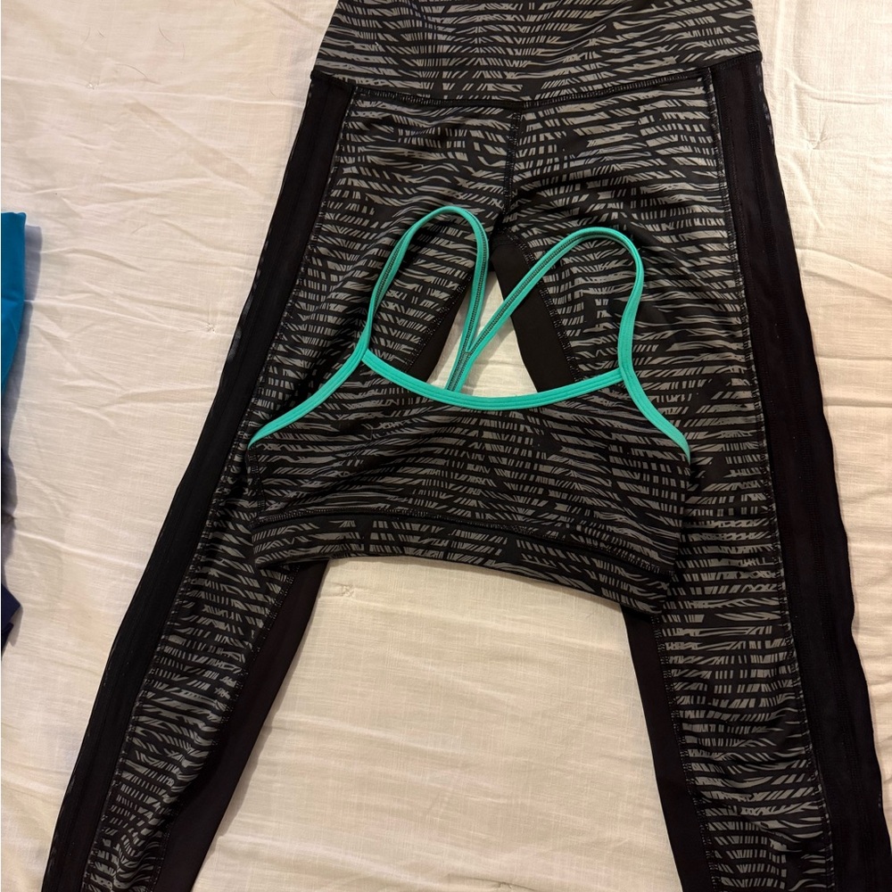 lululemon athletica Black and Teal Patterned Sports Bra with matching leggings - Picture 5 of 8